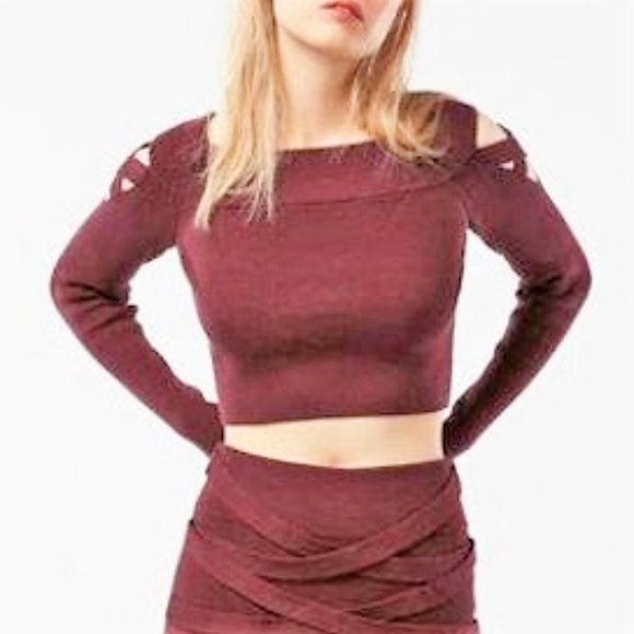 High-Quality Cut-Out Shoulder Semi-Cropped Ribbed Black Sweater - Size XS - Picture 3 of 14